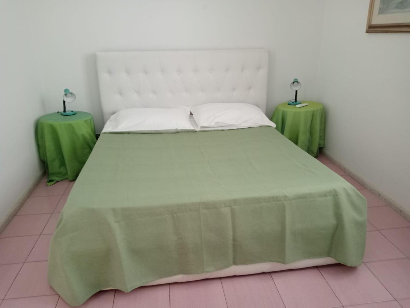 Terrazza Faraglioni Apartment Aci Trezza Luaran gambar